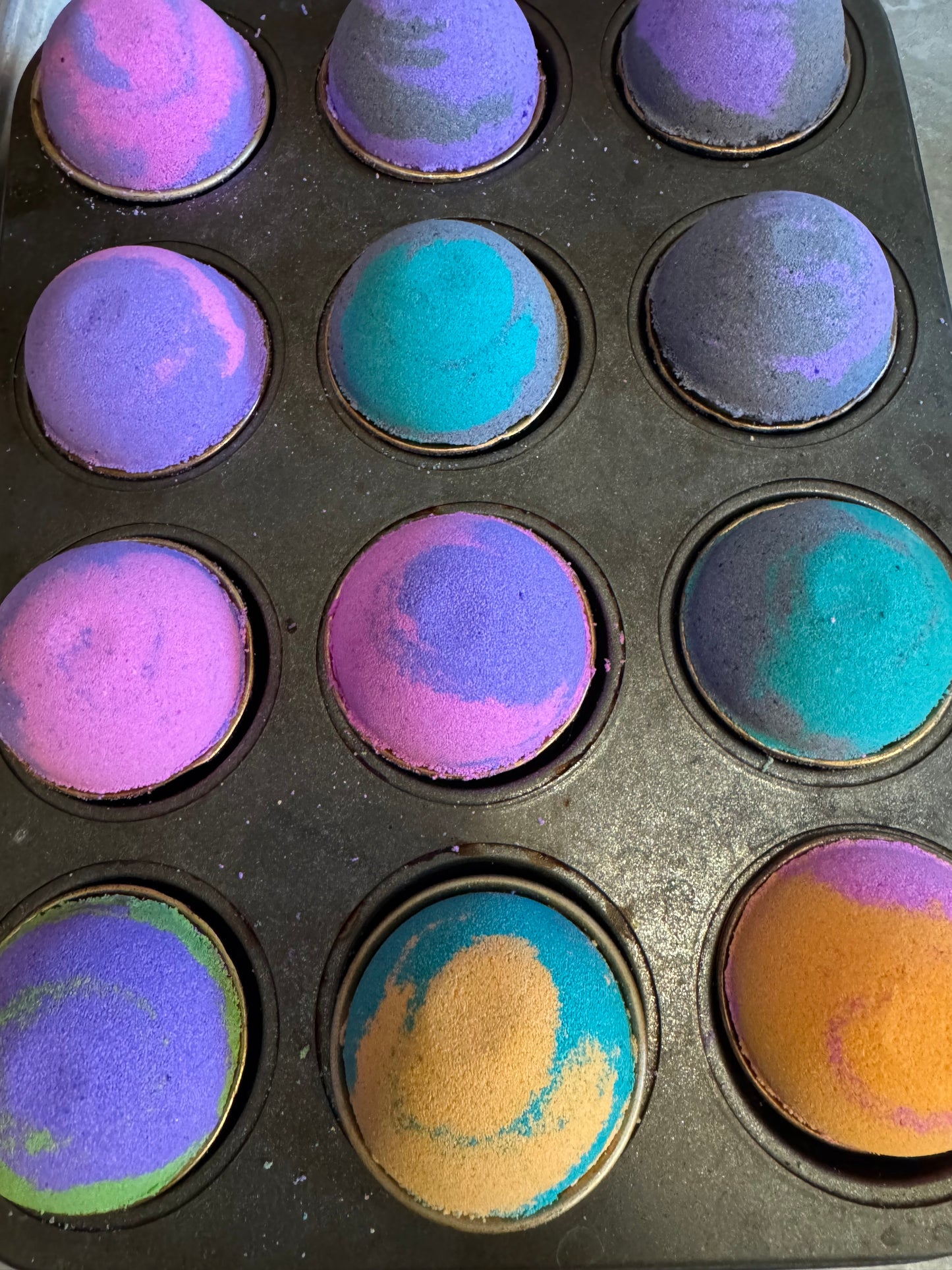 Discount Pack - 12 rounds - made yesterday with the extra mixes from toy surprise bath bombs
